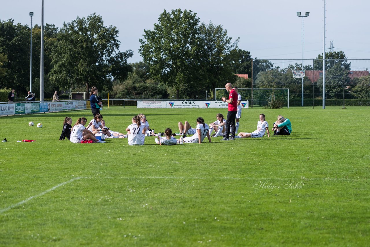 Bild 324 - F SV Henstedt Ulzburg II - SSC Hagen Ahrensburg : Ergebnis: 0:4